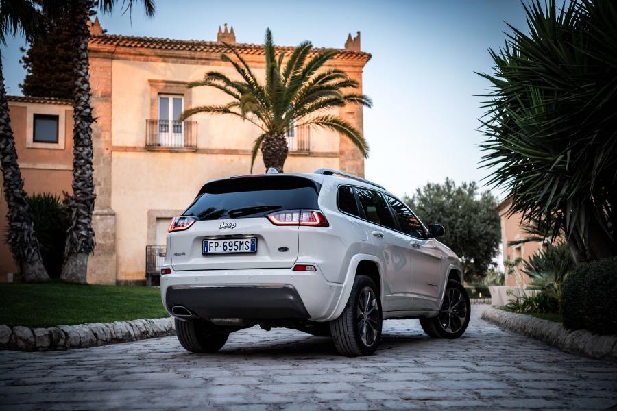  Jeep Cherokee Overland (KL) 2018 года  (WW) (фото 16 из 58)